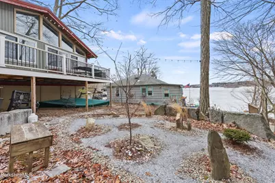51 Imperial St, Lanesborough, MA 01224 - Photo 8