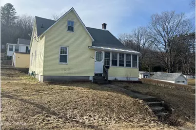 41 Willow St, Adams, MA 01220 - Photo 2