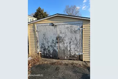 41 Willow St, Adams, MA 01220 - Photo 20