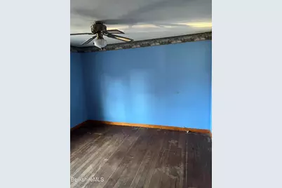 41 Willow St, Adams, MA 01220 - Photo 10