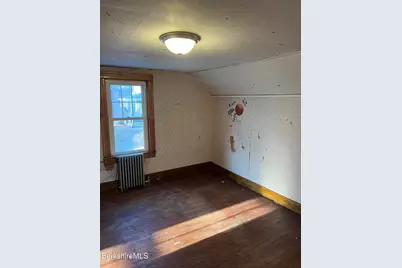 41 Willow St, Adams, MA 01220 - Photo 18