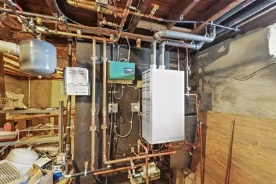 19 Fisk St, Cheshire, MA 01225 - Photo 34