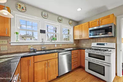 11 Concord Pkwy, Pittsfield, MA 01201 - Photo 22