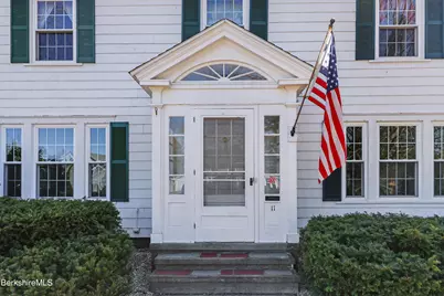 11 Concord Pkwy, Pittsfield, MA 01201 - Photo 2