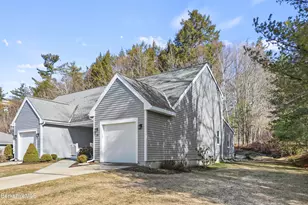 33 Walden Ln, Pittsfield, MA 01201 - Photo 2