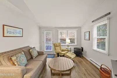 33 Walden Ln, Pittsfield, MA 01201 - Photo 16