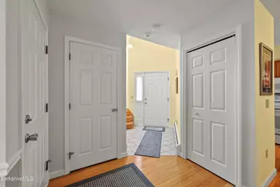 33 Walden Ln, Pittsfield, MA 01201 - Photo 4