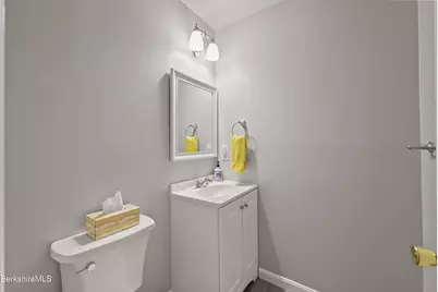 33 Walden Ln, Pittsfield, MA 01201 - Photo 20