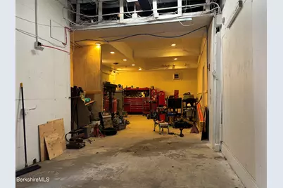 483 W Housatonic St, Pittsfield, MA 01201 - Photo 12