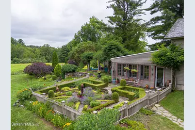 18 Goodrich St, Stockbridge, MA 01262 - Photo 6