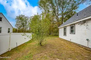 2 Walnut St, Great Barrington, MA 01230 - Photo 28