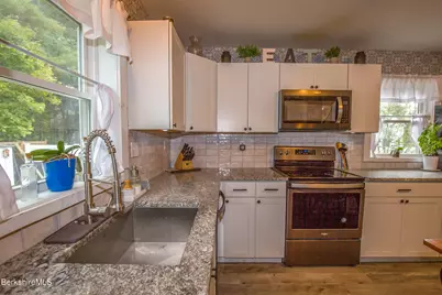 2 Walnut St, Great Barrington, MA 01230 - Photo 10