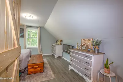 2 Walnut St, Great Barrington, MA 01230 - Photo 18