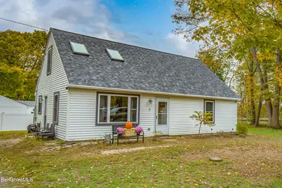 2 Walnut St, Great Barrington, MA 01230 - Photo 1