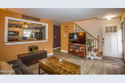 2 Walnut St, Great Barrington, MA 01230 - Photo 6