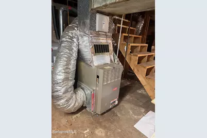 220 W Housatonic St, Pittsfield, MA 01201 - Photo 6