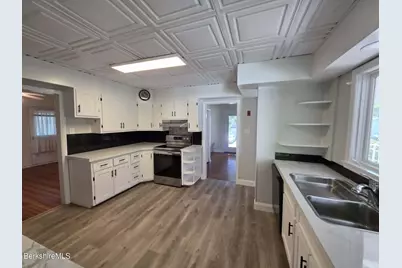 73 Plymouth St, Pittsfield, MA 01201 - Photo 8