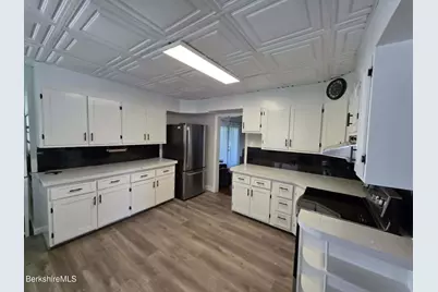73 Plymouth St, Pittsfield, MA 01201 - Photo 10