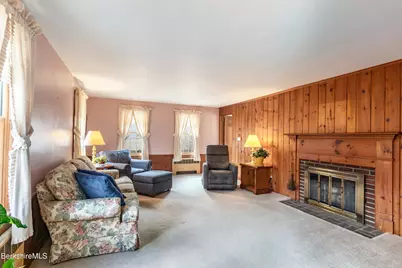 156 E New Lenox Rd, Pittsfield, MA 01201 - Photo 16