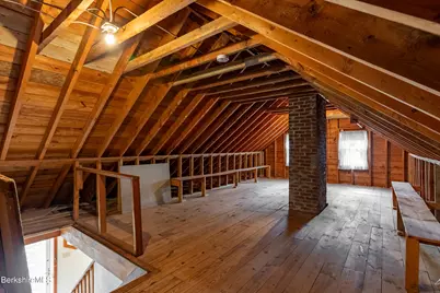 156 E New Lenox Rd, Pittsfield, MA 01201 - Photo 32