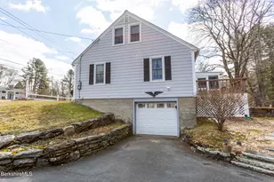 156 E New Lenox Rd, Pittsfield, MA 01201 - Photo 6