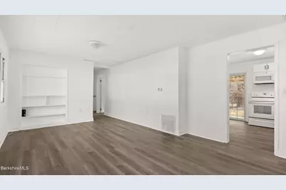 145 Jason St, Pittsfield, MA 01201 - Photo 4