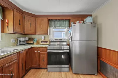 99 North Summer St, Adams, MA 01220 - Photo 8