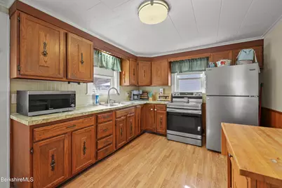 99 North Summer St, Adams, MA 01220 - Photo 6