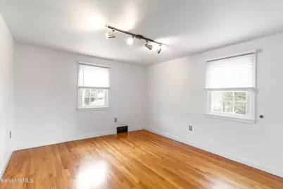 153 Sherwood Dr, Pittsfield, MA 01201 - Photo 36