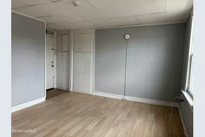 37 Melville St, Pittsfield, MA 01201 - Photo 18