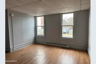 37 Melville St, Pittsfield, MA 01201 - Photo 12