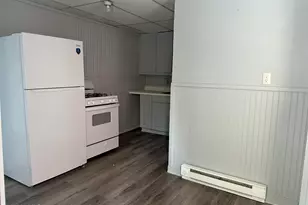 37 Melville St, Pittsfield, MA 01201 - Photo 6
