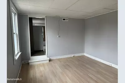 37 Melville St, Pittsfield, MA 01201 - Photo 14