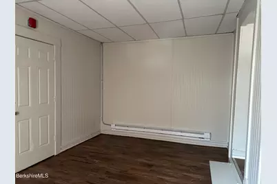 37 Melville St, Pittsfield, MA 01201 - Photo 22