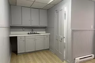 37 Melville St, Pittsfield, MA 01201 - Photo 8