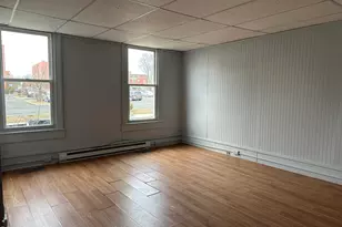 37 Melville St, Pittsfield, MA 01201 - Photo 10