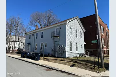 37 Melville St, Pittsfield, MA 01201 - Photo 4