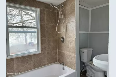 37 Melville St, Pittsfield, MA 01201 - Photo 22
