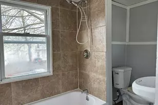 37 Melville St, Pittsfield, MA 01201 - Photo 22