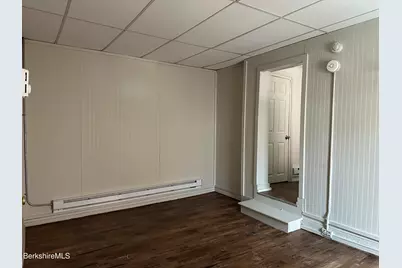 37 Melville St, Pittsfield, MA 01201 - Photo 24