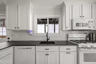 360 Housatonic St, Lenox, MA 01240 - Photo 22