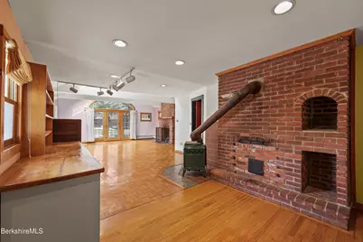 143 Bridge St, Great Barrington, MA 01230 - Photo 18