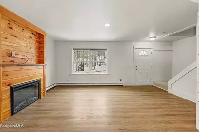 43 Bergblume Cir, Stamford, VT 05352 - Photo 8