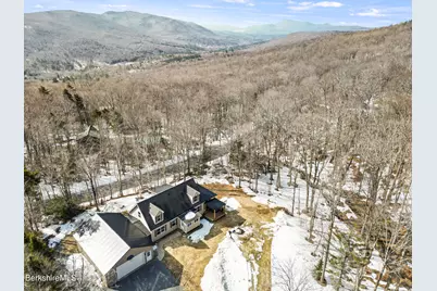 43 Bergblume Cir, Stamford, VT 05352 - Photo 2