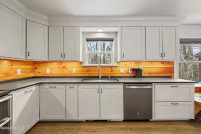 43 Bergblume Cir, Stamford, VT 05352 - Photo 6