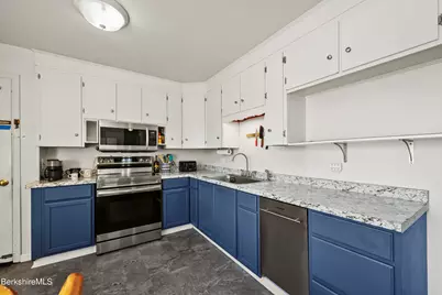 8 Alba Ave, Pittsfield, MA 01201 - Photo 10