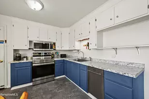 8 Alba Ave, Pittsfield, MA 01201 - Photo 10