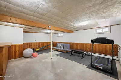 8 Alba Ave, Pittsfield, MA 01201 - Photo 28