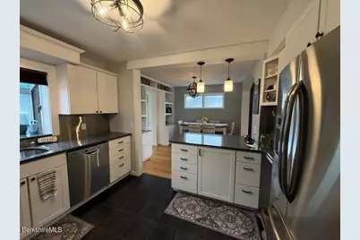 38 Rockland Dr, Pittsfield, MA 01201 - Photo 8