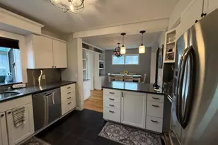 38 Rockland Dr, Pittsfield, MA 01201 - Photo 8